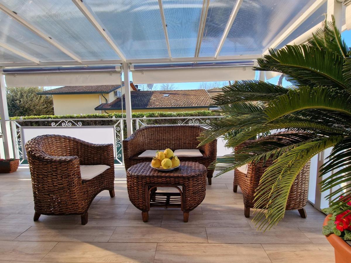 Tra Forte Dei Marmi E Marina Di Massa - Il Melograno Luaran gambar